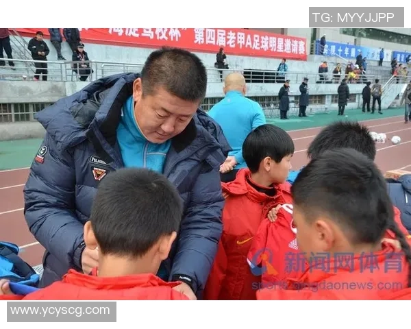 池姓足球球星的传奇生涯与赛场风采全面解析