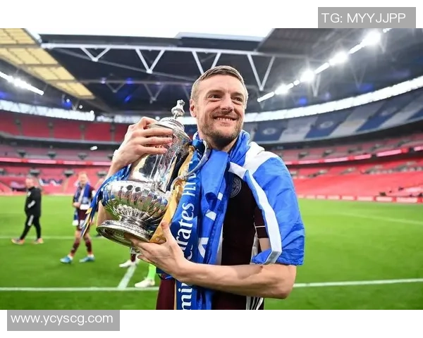 超级球星足球队崛起之路：从草根到全球冠军的传奇征程