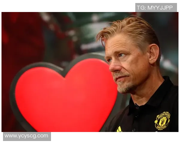 足球球星马尾造型如何成为绿茵场上独特风景与个性象征 足球球星马尾造型如何成为绿茵场上独特风景与个性象征